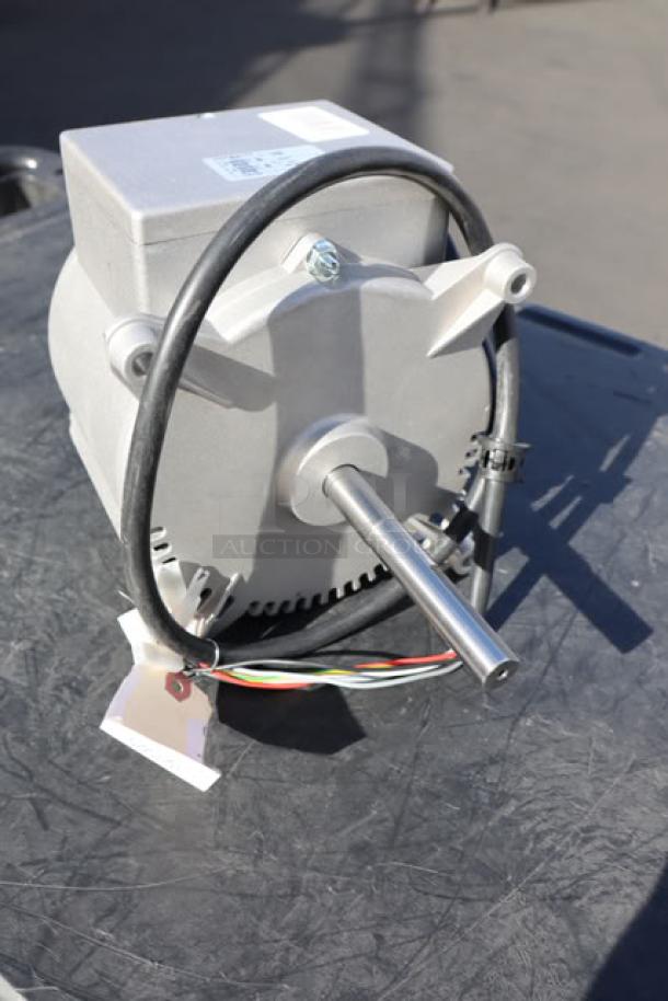 Brand new Blodgett 32291 motor, 1/3hp, 115v, 2-speed. Out of original packaging, excellent condition.