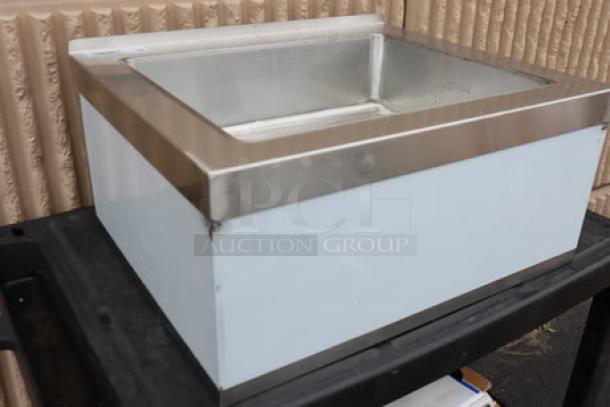 Regency 600SM16206 16-gauge stainless steel mop sink, 20"x16"x6" bowl, minor scuffs, new, original packaging damaged.