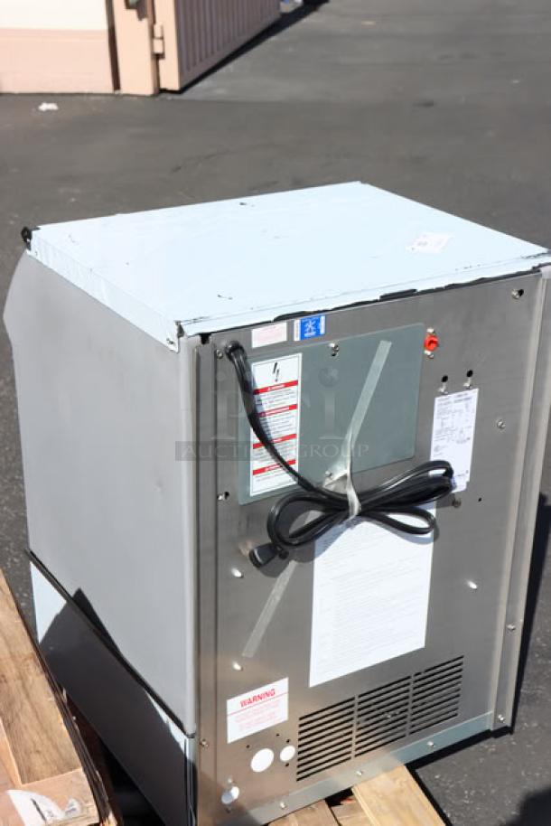 BRAND NEW SCRATCH-N-DENT Ice-O-Matic ICEU220HA undercounter ice machine, 238 lb. capacity, 70 lb. bin, 115V, minor exterior dents.