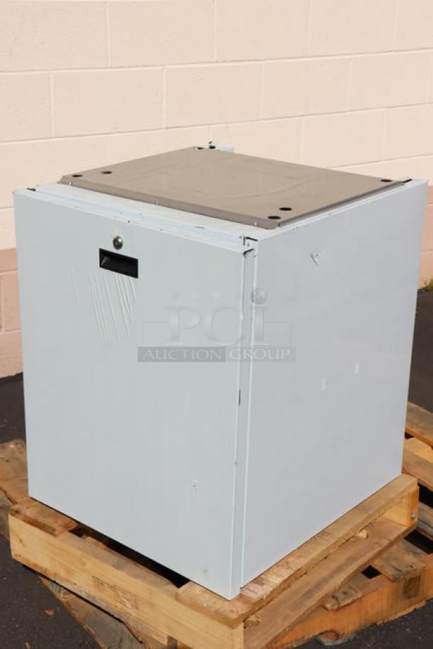 BRAND NEW Scotsman HST21-A stainless steel ice dispenser stand. Features enclosed design, door, dented back left corner. S/N: 24101320015293.