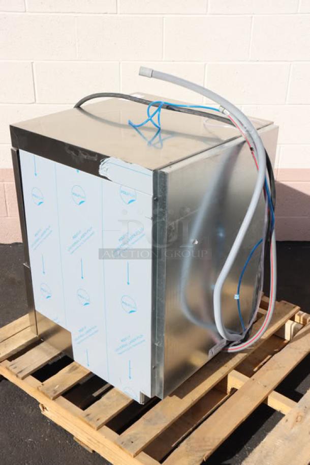 BRAND NEW 2025 MainStreet Equipment HTUC dishwasher, 208V/240V, 1 Phase. Out of packaging; may have scratches, dents.