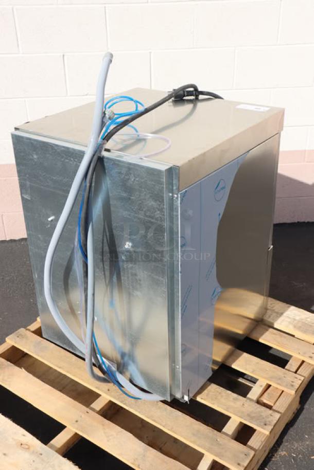 MainStreet Equipment HTUC undercounter dishwasher, 208V/240V, 1 Phase. Out of packaging; may have scratches, dents, scuffs. S/N: 8103393986.