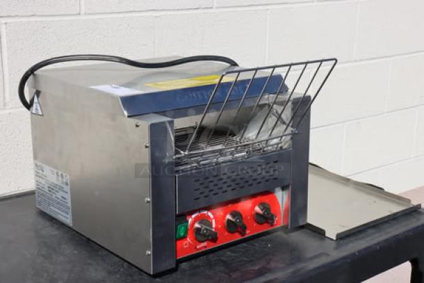 Brand new Avantco T3300B conveyor toaster, 10" wide, 3" opening, 3300W, handles 800 slices/hr. Minor scratches. Serial: 2803625184T3300B.