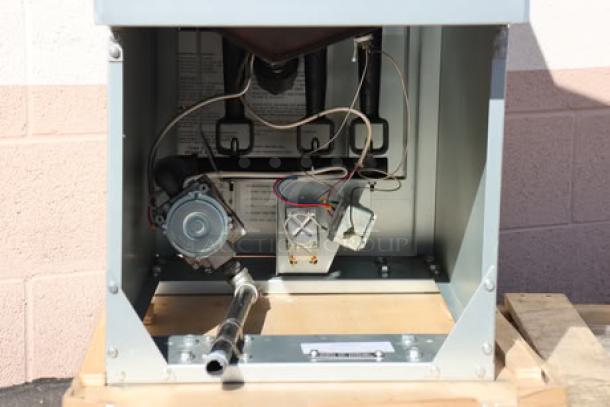 MainStreet Equipment 541FF40L 40 lb. Stainless Steel Floor Fryer, Liquid Propane, 90,000 BTU, serial number 2411039035, new condition.