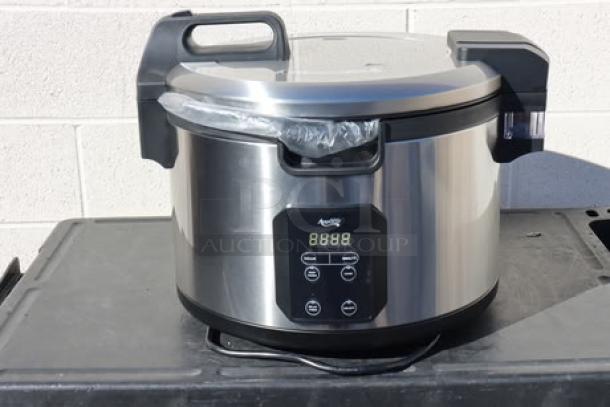 Avantco RCSB90 digital electric rice cooker/warmer, 90 cup capacity, stainless steel, hinged lid, 240V, 2,500W, new condition.