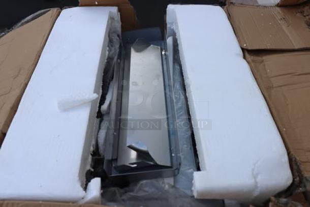 Brand new Avantco BT18A Vertical Contact Conveyor Bun Toaster, 120V, 1600W, in original but damaged packaging. S/N: 281062518484BT18A.