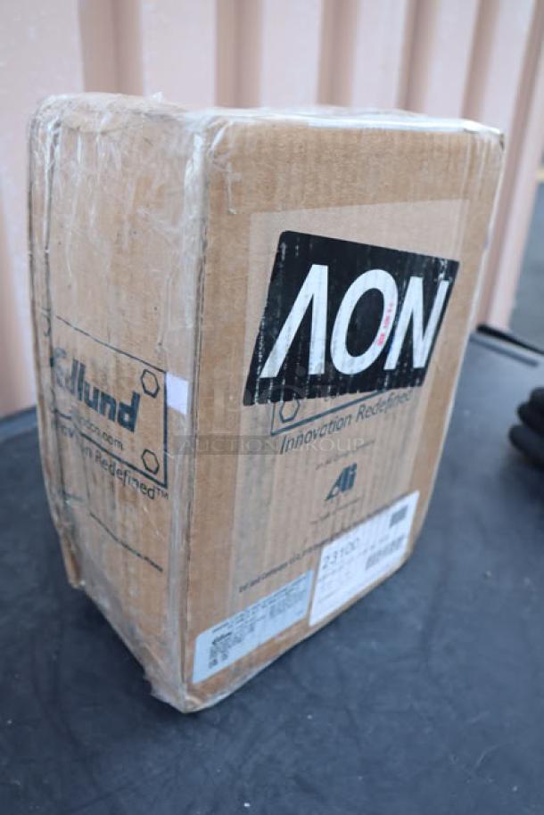 Brand new Edlund 203 two-speed tabletop electric can opener in damaged original packaging. Serial number: 111776.