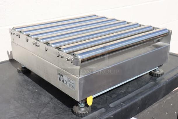 Optima OP-915-RT-1818-400 bench scale with 18" roller top, 400 lb capacity. New scratch-n-dent; broken, bent, not accurate.