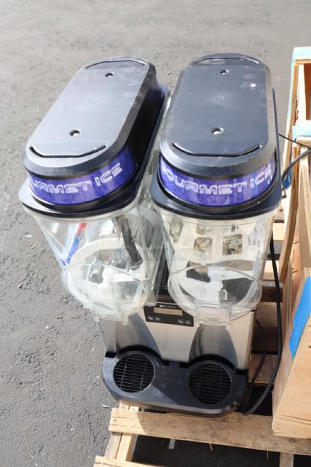 Bunn 58000.0140 Ultra NX machine, dual reservoirs, "Gourmet Ice" lids, black and stainless design, like new condition.