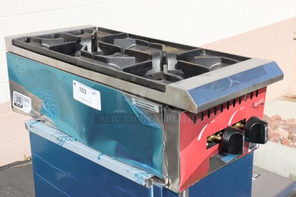 Brand new Avantco Chef Series CAG-R-2-12 12" 2 burner gas countertop range, 50,000 BTU, visible scratch-n-dent, serial 1016445000049.