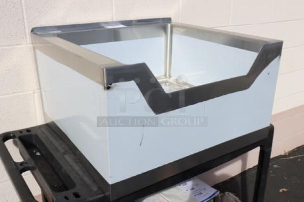 Regency 16-gauge stainless steel mop sink, 24"x24"x12" with notched front. Brand new, scratched. Model: 600SM242412N.