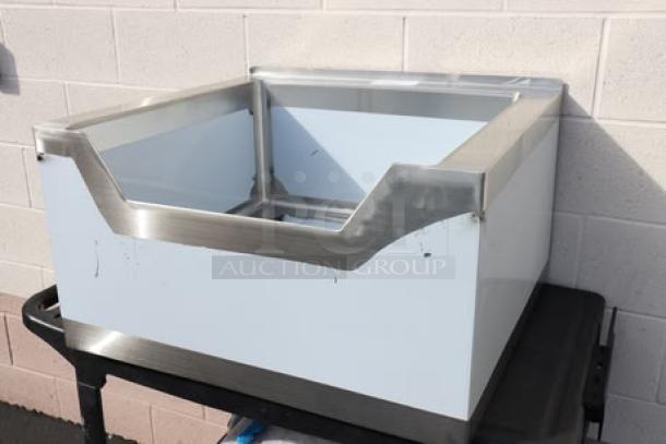 Regency 16-gauge stainless steel mop sink, 24"x24"x12" bowl, notched front, scratched, original packaging damaged. Model 600SM242412N.