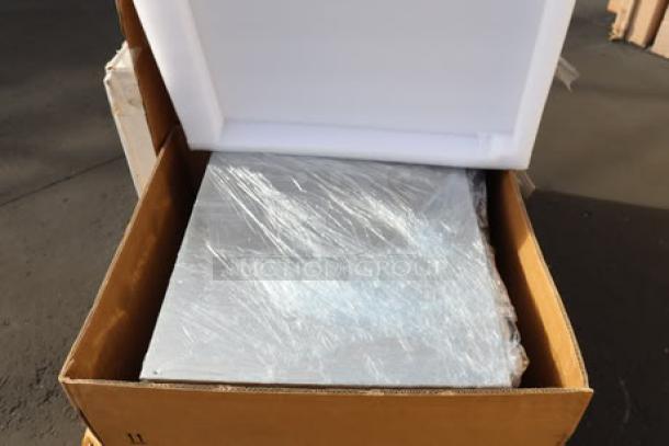 Vollrath CO4-120HS half-size countertop convection oven, new with broken glass door, packaged in a box.