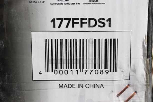 Brand new Avantco FFDS-1 French Fry Warmer, 1000W, 120V. Packaging is damaged. Model 177FFDS1 barcode shown. Made in China.