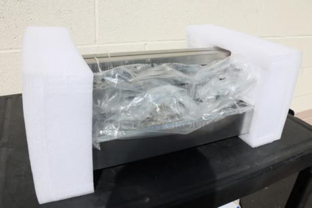 Brand new Avantco FFDS-1 Freestanding Infrared French Fry Warmer, 1000W, 120V, in damaged packaging.