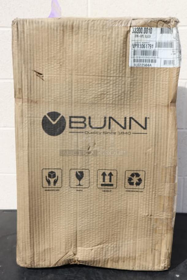 Brand new Bunn 33200.0010 VPR-APS Pourover Airpot Coffee Brewer in damaged original packaging. S/N: VPR1061791.