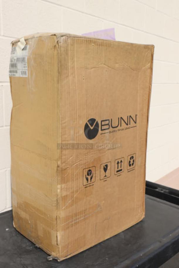 BRAND NEW Bunn 33200.0010 VPR-APS Coffee Brewer in damaged original box. S/N: VPR1061791. Box shows Bunn logo and handling icons.