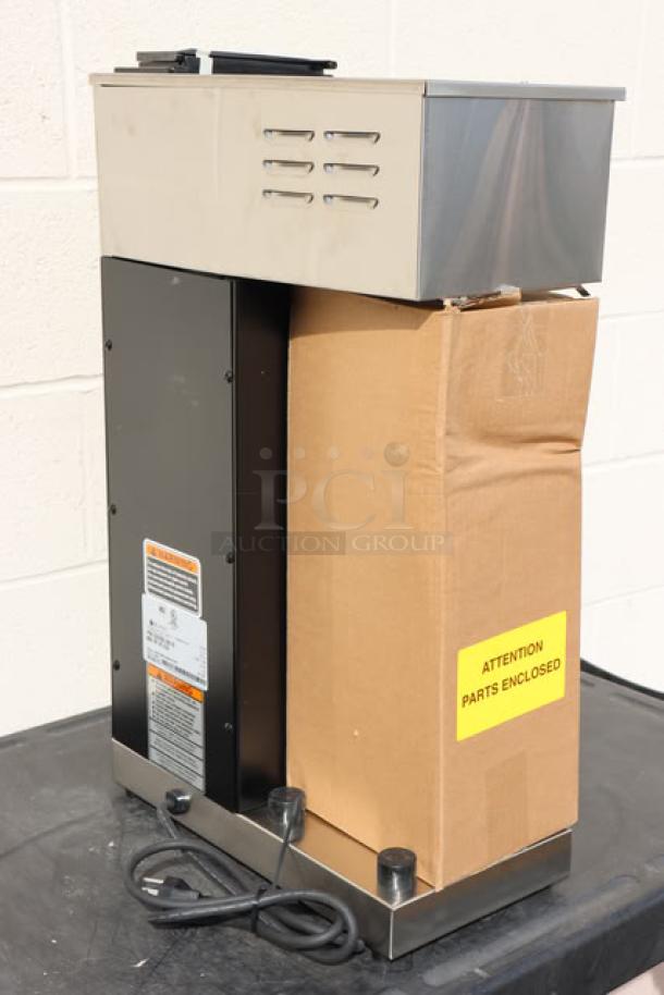 Bunn 33200.0010 VPR-APS Pourover Airpot Coffee Brewer, brand new. Original packaging damaged, label: "Attention Parts Enclosed."