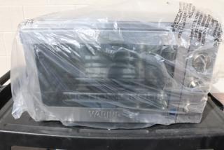 BRAND NEW IN THE BOX! Waring WCO500X Half Size Countertop Convection Oven - 120V, 1700W. Packaging is damaged.
