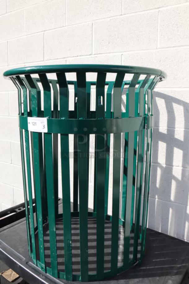 Brand new Ex-Cell Kaiser SC-2633 HGR 37-gallon outdoor trash can, hunter green gloss, scratch-n-dent condition.
