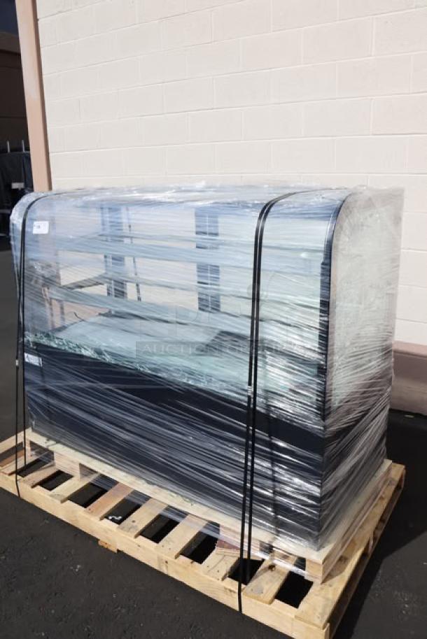 Avantco BC-60-HC 60" bakery display case, black, refrigerated, broken glass, 115V, new scratch-n-dent, model BC-60-HC-30M-2.