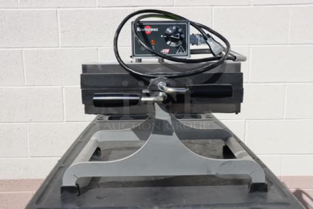 Krampouz WECCBEAT Brussels waffle maker, 4"x6", 208V/2600W, new condition, sans original packaging, swivel design.