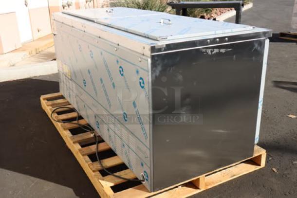 Beverage-Air SPE72HC-S stainless steel refrigerated salad bar, 72", 115V, minor dent on right panel, 9/10 condition.