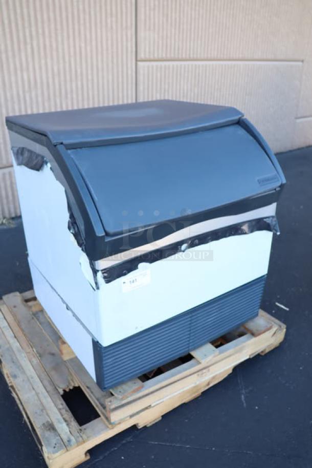 Brand new Scotsman CU3030MA-1 ice machine, minor dents, air cooled, 30" wide, 313 lbs capacity, includes legs and scoop.