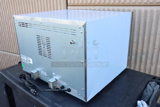 Brand new Avantco CO-16 Half Size Countertop Convection Oven, 1.5 Cu. Ft., 120V, perfect condition, S/N: C016D25110046.