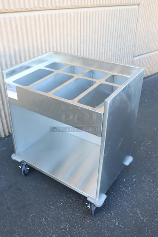 ServIt 32" stainless steel flatware/tray cart TSC-32, 8 pan capacity, minor scratches, dents. S/N: 2023-9-25.