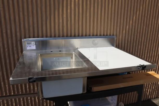 Steelton 522TS3048L stainless steel work table with left sink, 18 gauge, 30"x48", minor scratches, no legs included.