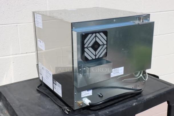 BRAND NEW Cooking Performance Group COQ-T3-A countertop convection oven, 3 tray, 120V, 1,650W, glass is broken. S/N: 00M0602972.