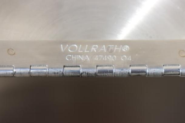 BRAND NEW Vollrath 72021 11 Qt. Round Rethermalizer, Model HS-11, 120V, 800W. Serial No. P325-01934584-4. Marked "Vollrath, China 47490 04."