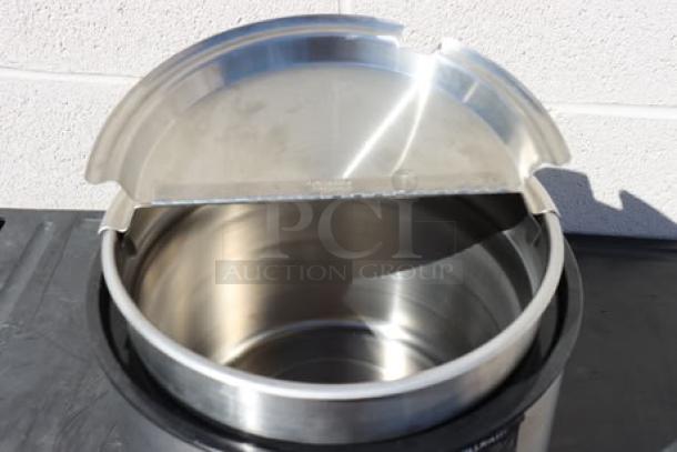 Brand new Vollrath 72021 11 Qt. "Heat 'n Serve" rethermalizer, model HS-11, in stainless steel. No box, Serial No. P325-01934584-4.