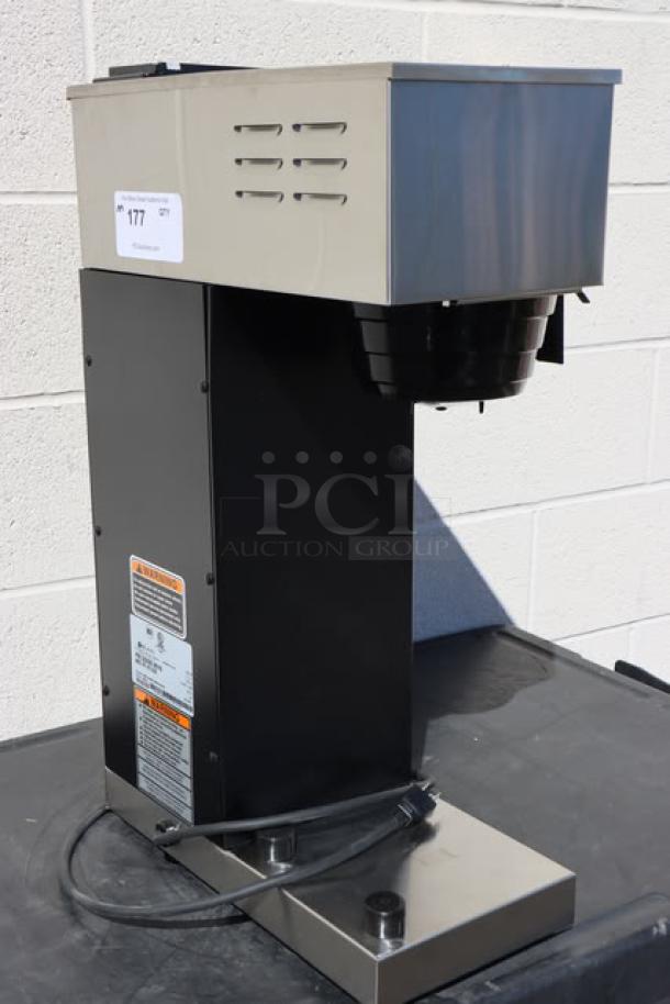BRAND NEW Bunn 33200.0010 VPR-APS Pourover Airpot Coffee Brewer, 120V, minor scratches, serial number VPR1052305.