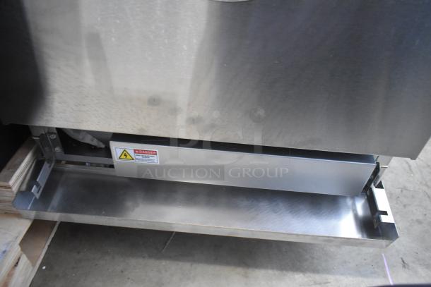 BRAND NEW Cooking Performance Group ER24-240-1 electric range, 4 burners, space saver oven, 240V, scratch and dent condition.