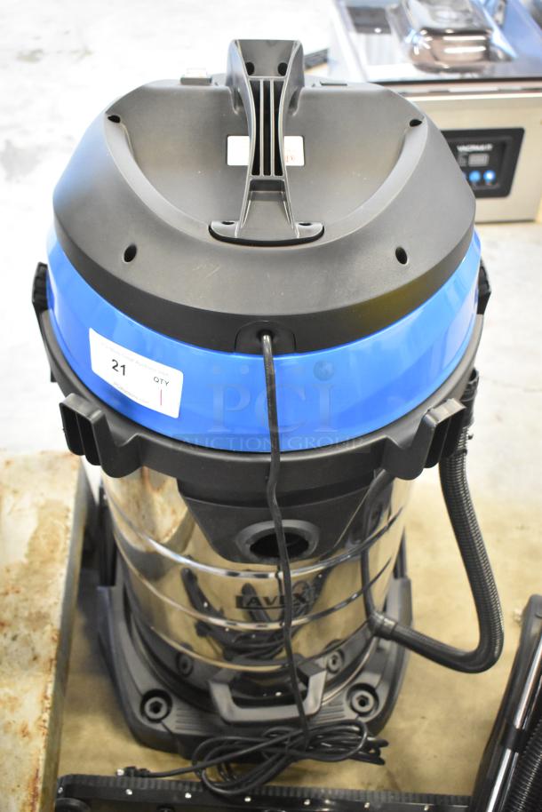 Brand new Lavex 944BJ14126G 26-gallon stainless steel wet/dry vacuum, includes toolkit, 100-120V, 1 phase. Scratch and dent.