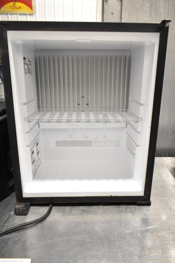 Summit MBH32GL Mini Cooler Merchandiser, 115V, 1 Phase, white interior, wire shelf, clean condition.