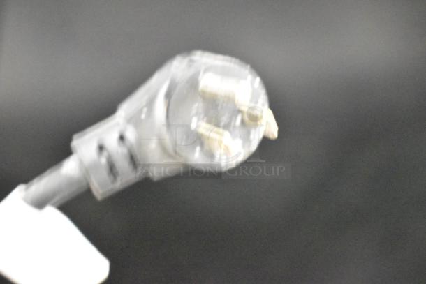 Plug of a 2022 Delfield 406CAP-DHL-DD1 commercial undercounter cooler, 115 volts, 1 phase.