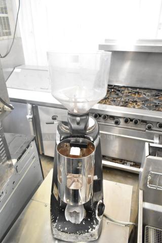 Mazzer Luigi ROBUR espresso grinder, 115V, 1 phase, black, countertop model, used condition with visible wear.