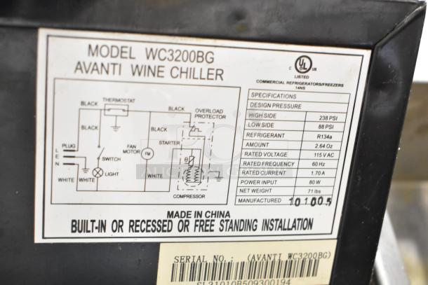 Avanti WC3200BG Mini Cooler Merchandiser label. Key specs: 115V, 1 Phase, R134a refrigerant, serial number visible.