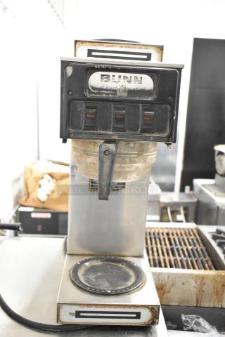 Bunn Countertop 3 Burner Coffee Machine, 15 Volts, 1 Phase. Used condition, visible wear. Features Bunn logo and caution label.