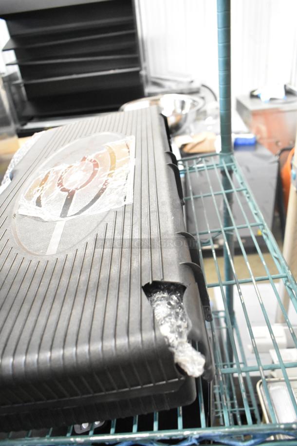 BRAND NEW Choice LR-KT300 2-Burner Portable Butane Range, 30000 BTU, scratch and dent condition, in carrying case.