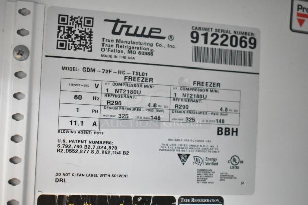 Label on True GDM-72F-HC Freezer, showing voltage (115/208-230V), phase (1), and refrigerant (R290). Serial number: 9122069.