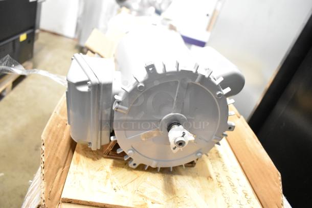 BRAND NEW 2025 Weg Z00218ET1C052721 Motor, 230 Volts. Slight cosmetic scratches. Unopened packaging.