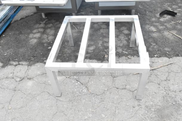 Brand new Regency 600DUN242412 aluminum dunnage rack, 24"x24"x12", 1,500 lb capacity, scratch and dent condition.