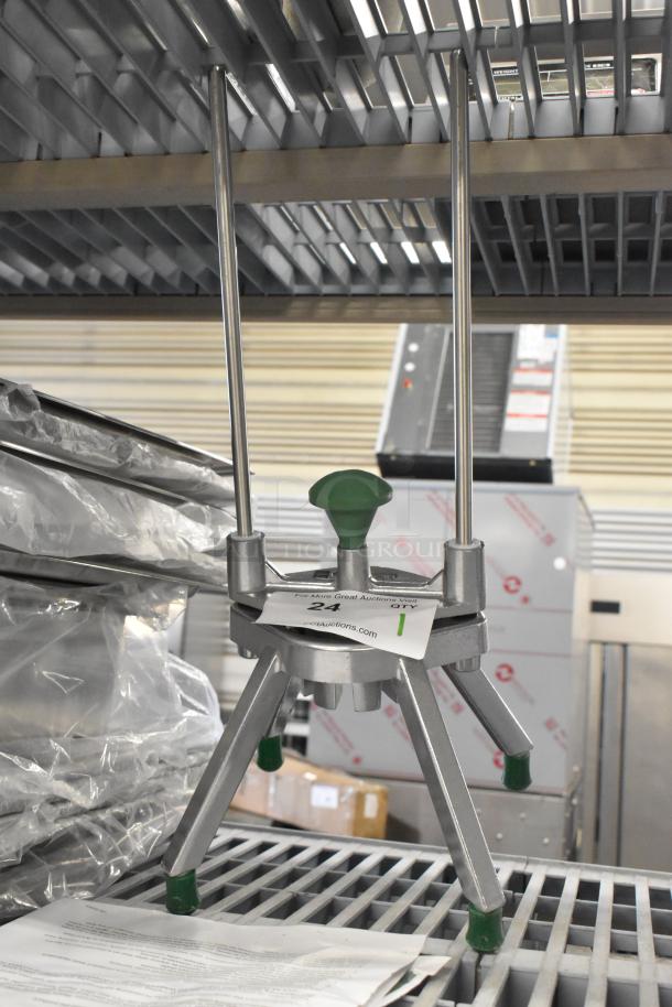 Brand new Garde 181CORE8 apple corer, 8-section, slight scratch and dent, metal construction, green handle.