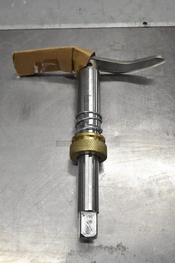 BRAND NEW SCRATCH AND DENT 190m22hsknif slicer knife assembly for #22 slicer and shredder attachments; minor packaging wear.