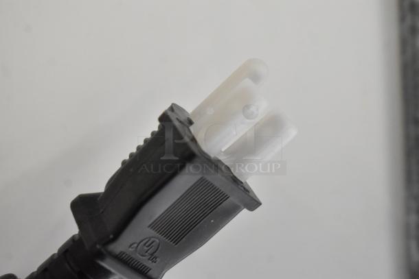 Plug of a 2025 KoolMore KM-WSTRIP-72 72" Commercial Strip Warmer, brand new with scratch and dent condition, 120V, 1 Phase.