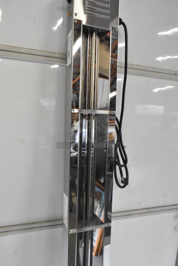 Brand new KoolMore KM-WSTRIP-72 commercial strip warmer, 72 in., toggle controls, 120V. Scratch and dent condition.